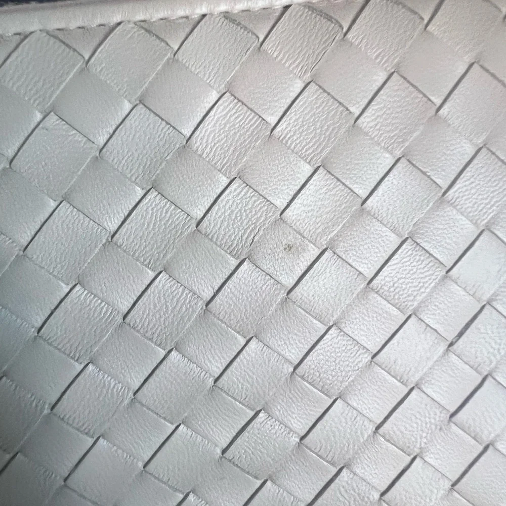 Bottega Veneta Nappa Intrecciato Zip Around wallet. - Picture 7 of 16